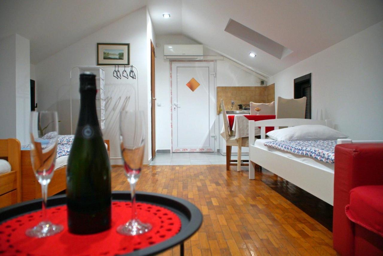 Apartments Nera Загреб Екстериор снимка